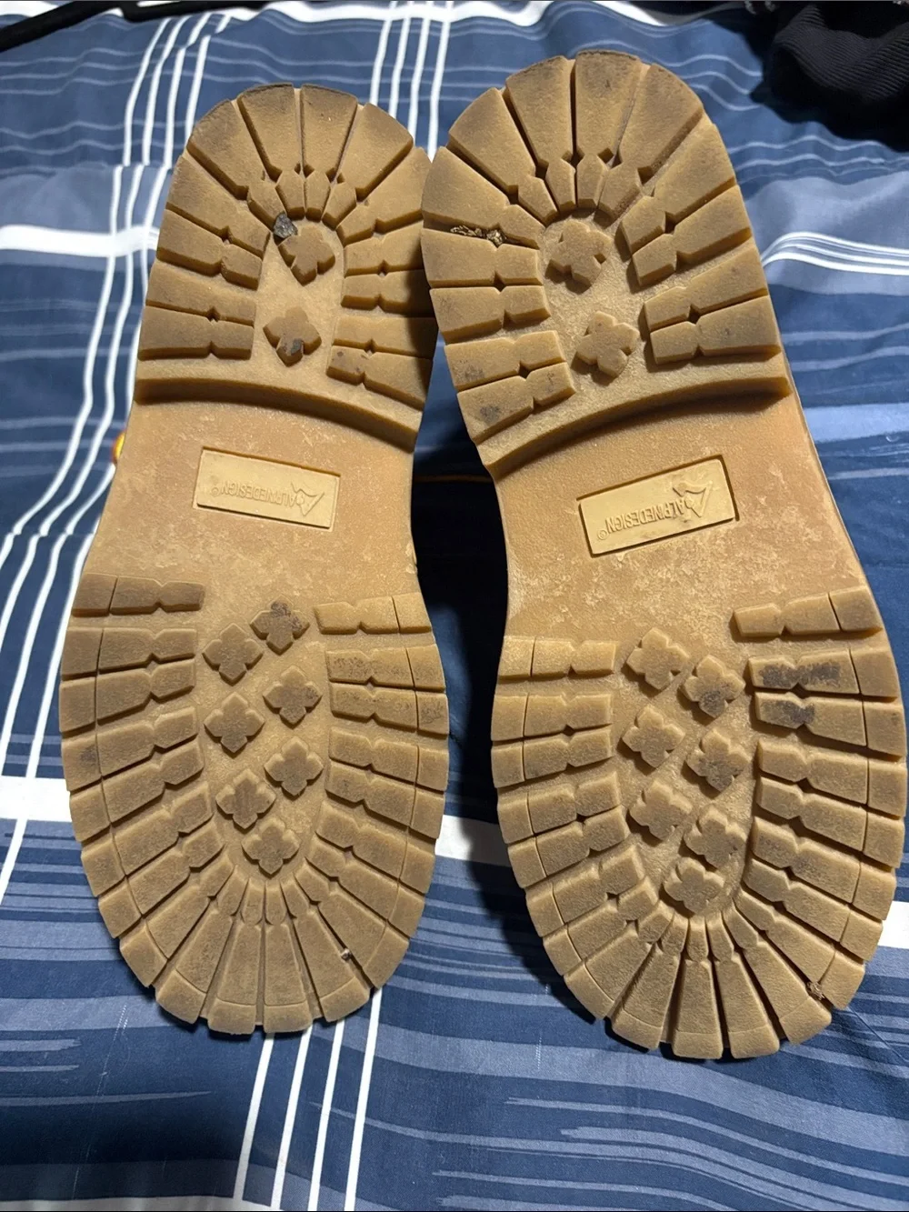 Men's Work-Style Tan Boots with Contrast Laces